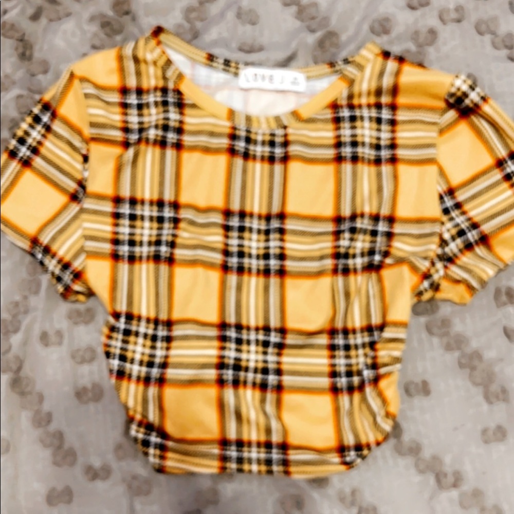 Checkered yellow cropped tee